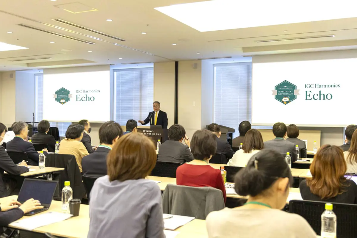 当社代表 庭山による特別講義の様子