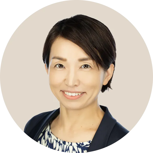 サンタガタ 麻美子 氏